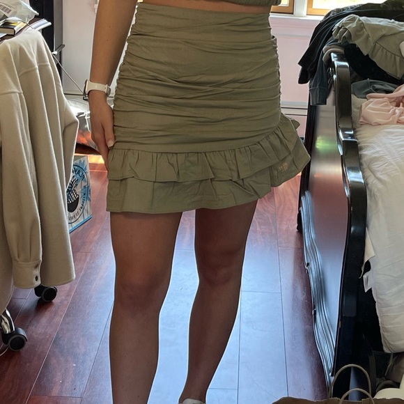 Asymmetrical Ruched Skirt - Picture 6 of 6